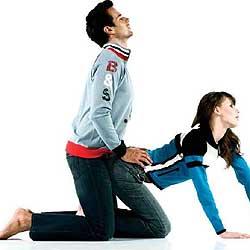 姐弟吃瓜拍照姿势图片,姐弟趣味拍照姿势大揭秘