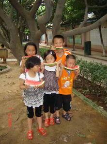 围观吃瓜观众,揭秘网络热议背后的真相