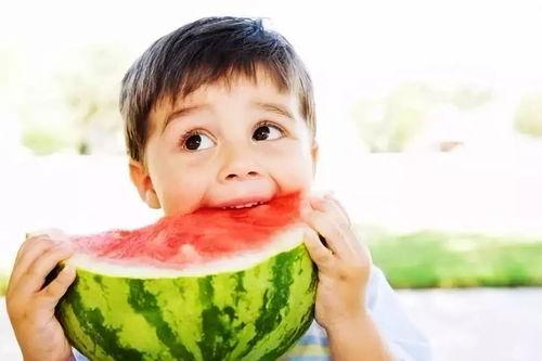 傻春吃瓜,揭秘娱乐圈那些不为人知的幕后故事