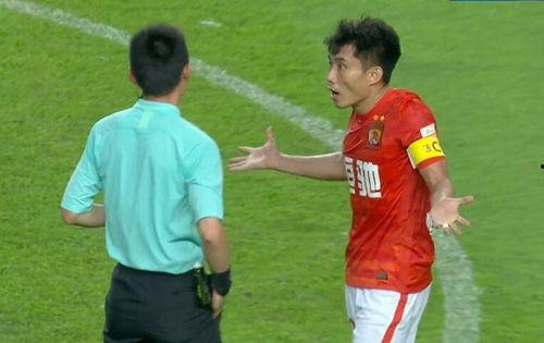 郑智吃瓜群众视频,揭秘足球场上的“另类”瞬间